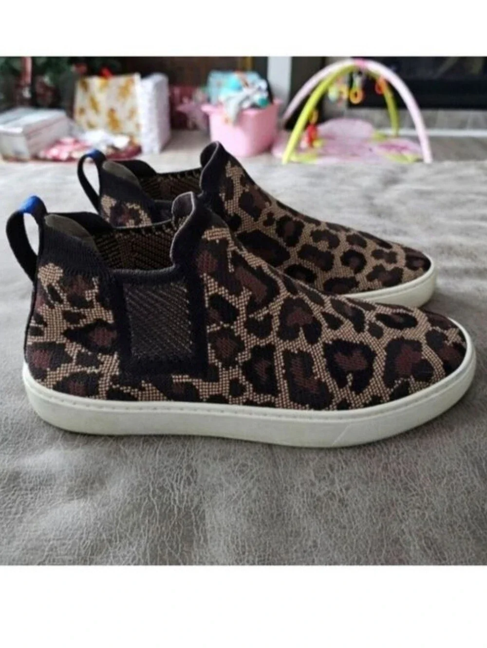 Rothys Limited Edition Wildcat Print Chelsea Booties Size 9.5